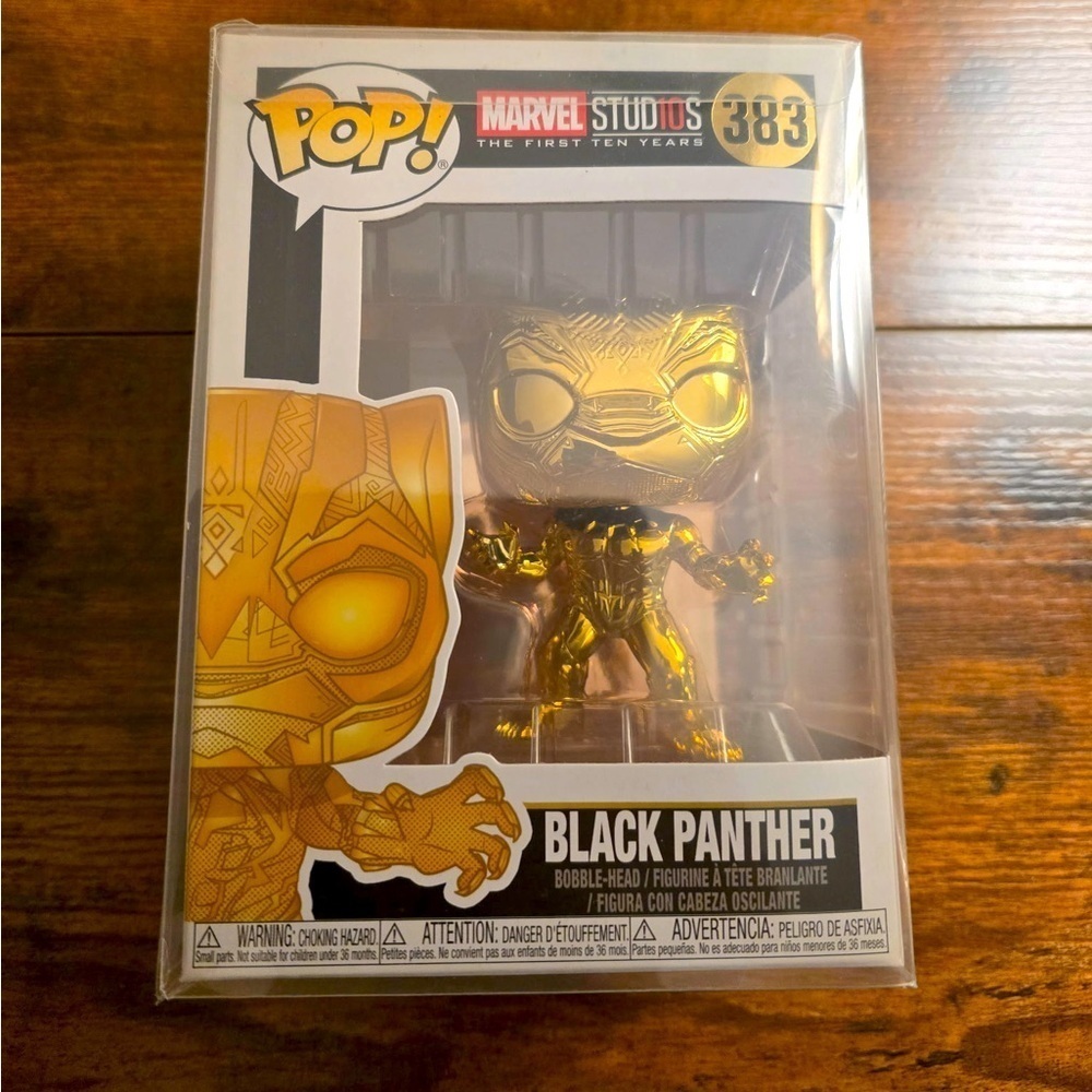 Funko Pop Marvel Black Panther Gold Chrome #383 NEW In Protector - Picture 1 of 4